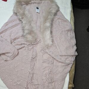 SHEIN Blush Sweater with Faux Fur Trim